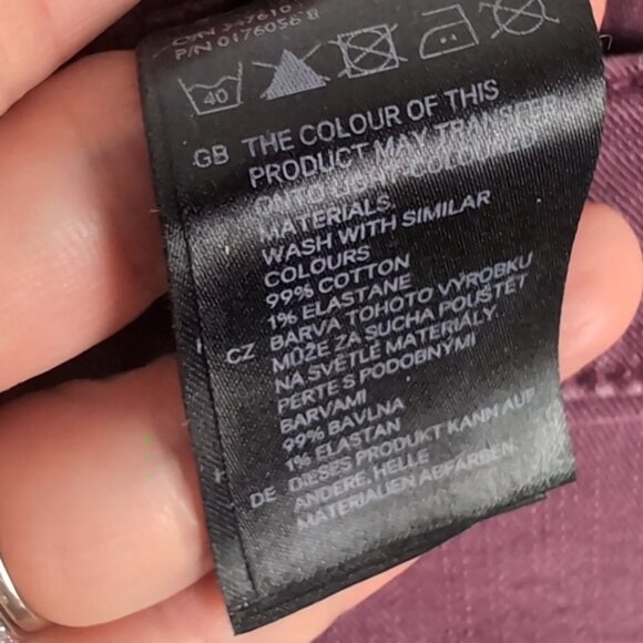 3/$20 H&M Divided Red Concept Denim Shorts Cuffed Purple Distressed Jean - Picture 9 of 9